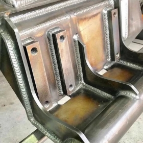 Heavy-Duty Metal Base Plates and Mounting Feet for Equipment Frames