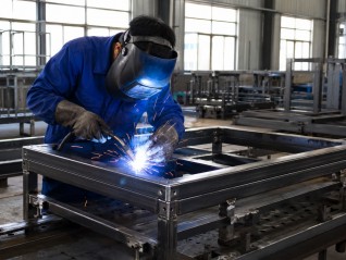 Precision welded bracket assembly